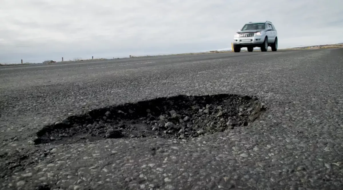Slæmar holur hafa myndast á Hellisheiði og í Kömbum