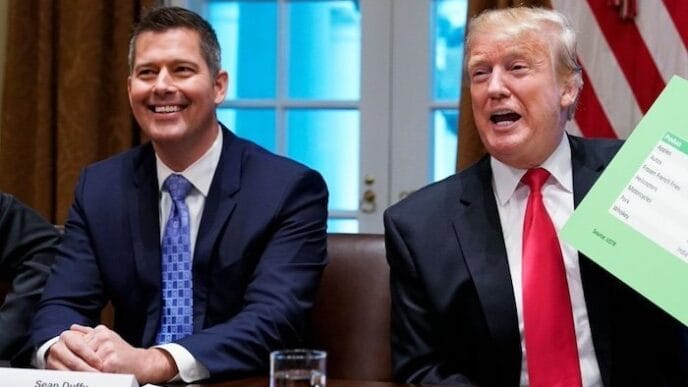 Bandarísk stjórnvöld hyggjast draga úr reglum um eldsneytissparnað ökutækja