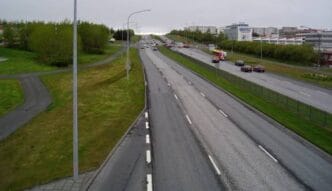 Brot 494 ökumana mynduð á Miklubraut