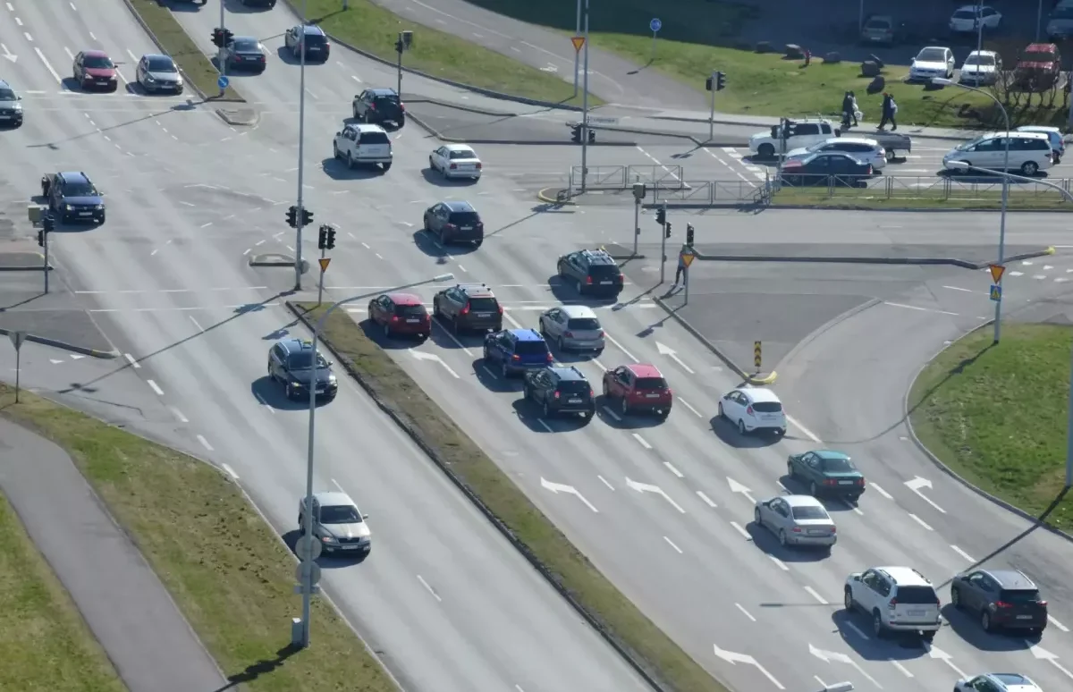 Einungis á Reykjanesbraut mældist aukning í umferð