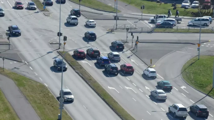 Einungis á Reykjanesbraut mældist aukning í umferð