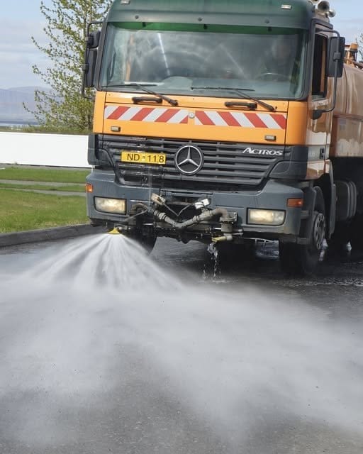Hreinsun gatna og gönguleiða